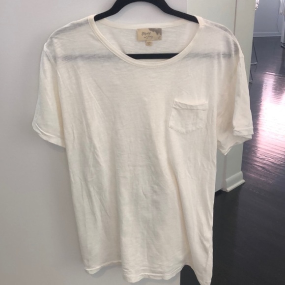 Elizabeth and James t-shirt with buttons down the back - Picture 3 of 4